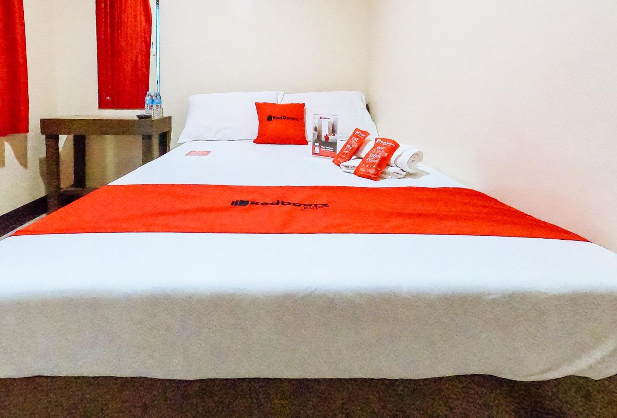 Hotel Reddoorz @ Pamaong Street Tagbilaran City Exterior foto