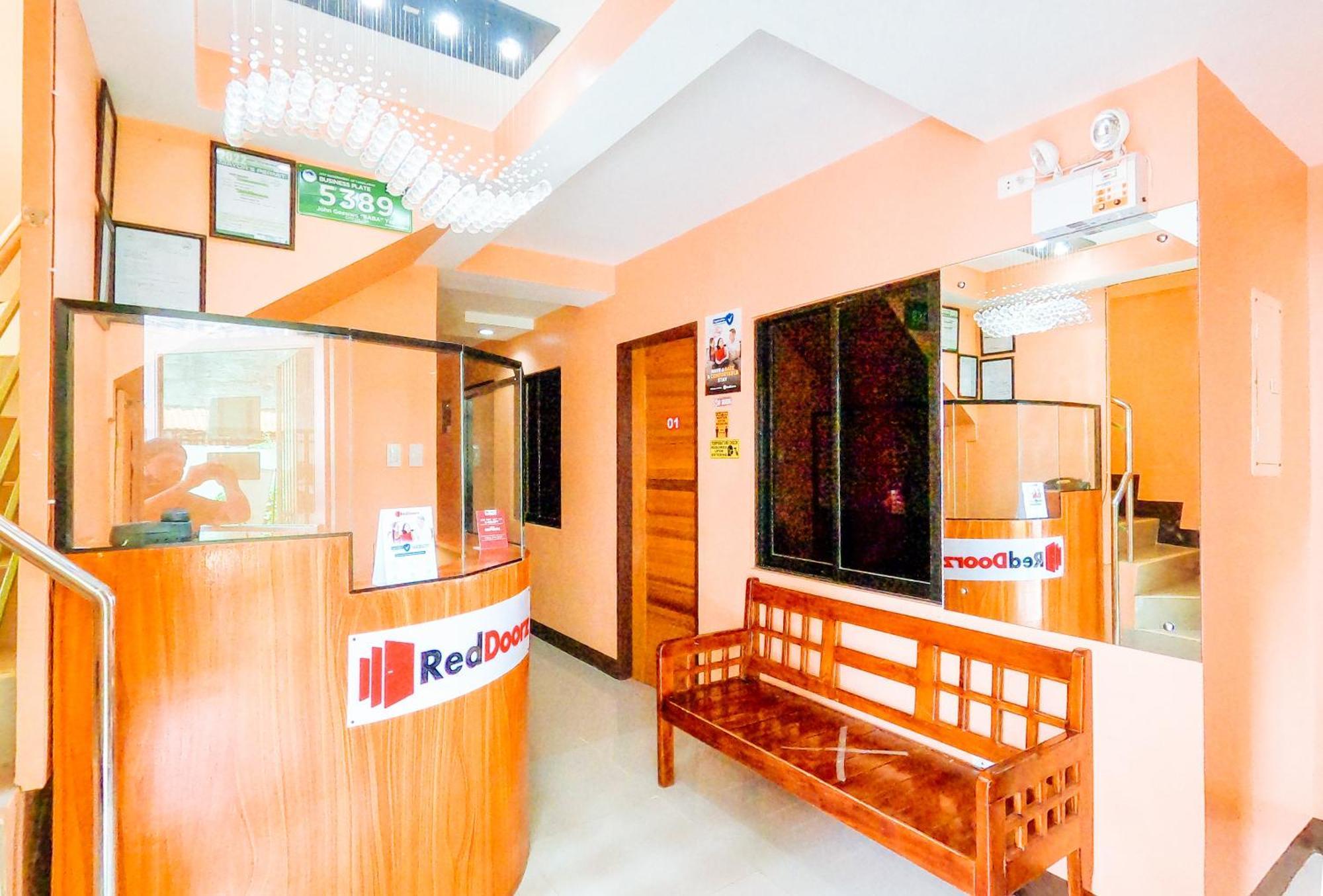 Hotel Reddoorz @ Pamaong Street Tagbilaran City Exterior foto