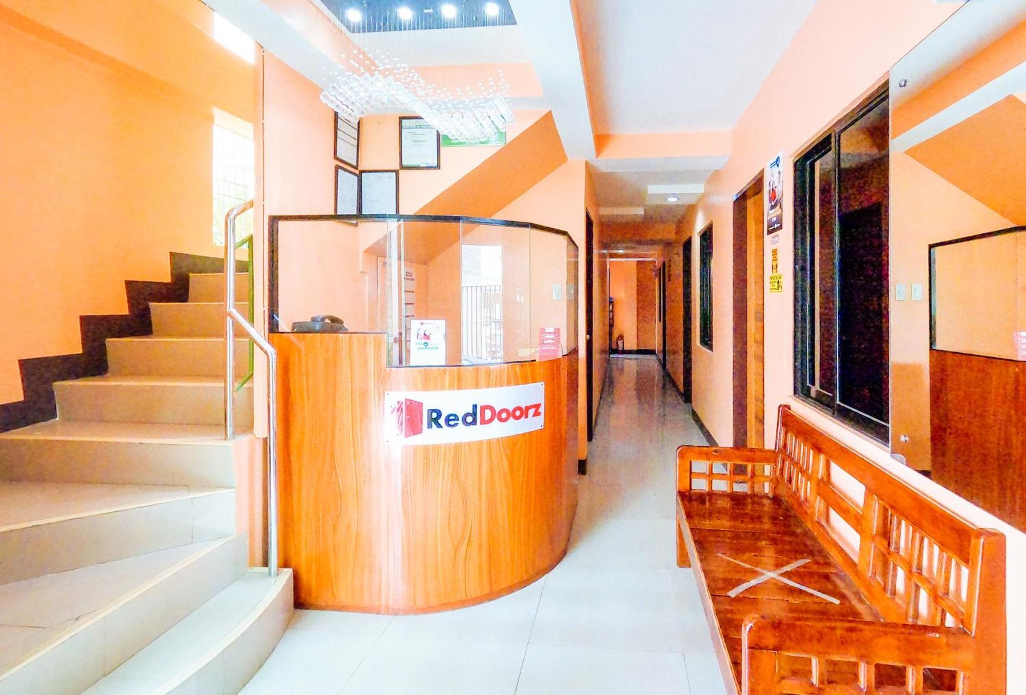Hotel Reddoorz @ Pamaong Street Tagbilaran City Exterior foto